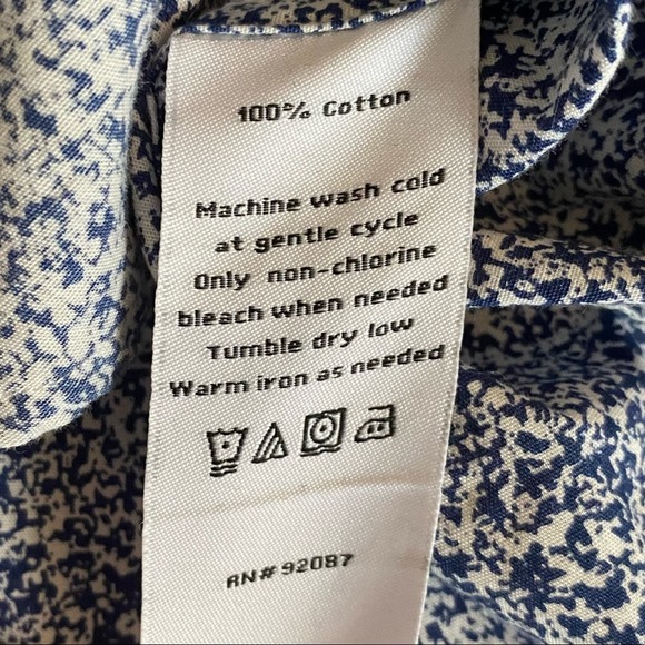 Saks Fifth Avenue Men’s Pattered Button Down Shirt - Picture 4 of 4